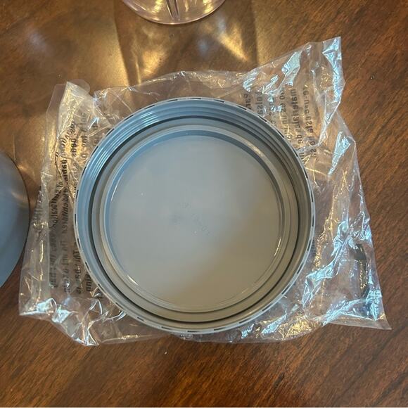 NutriBullet Accessories Five (5) Pieces NEW! - Picture 4 of 5